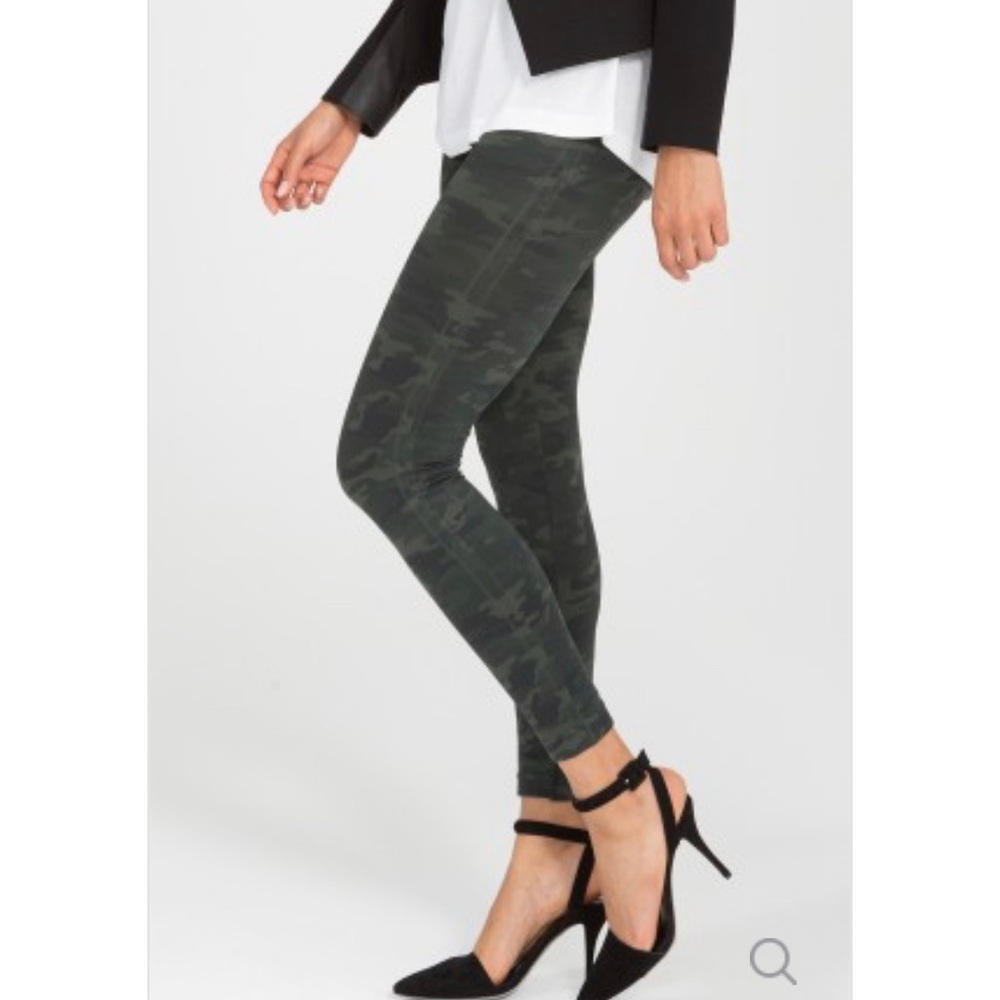 SPANX Look at me now Camo seamless leggings